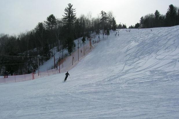 Esquiando en Titcomb Mountain