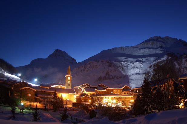 Bonita imagen nocturna de Val d'Isère