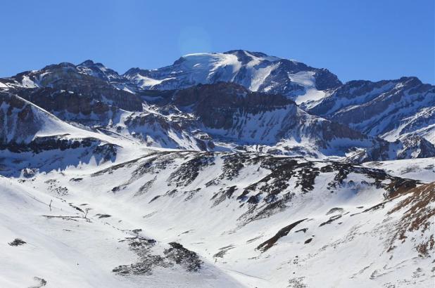 El Plomo Chile vista desde Valle Nevado. Fotografia Alex Flores Ramírez