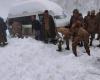 23 muertos por una fuerte nevada que bloquea las carreteras a una estación de esquí de Pakistán