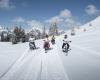 Llega a las estaciones de esquí europeas una bicicleta de nieve eléctrica que causa furor 