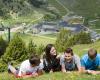 Vive el verano más intenso de los Pirineos en las estaciones de montaña de Ferrocarrils