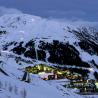 Baqueira Beret, base de la estación de noche