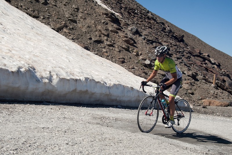 Éxito de participación en la XXII Subida Cicloturista al Veleta by Solfrio, una dura prueba de ultrafondo