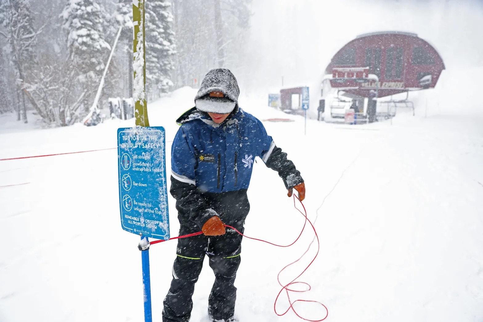 Tormenta histórica en California:  estaciones de esquí cerradas y desalojan el Yosemite