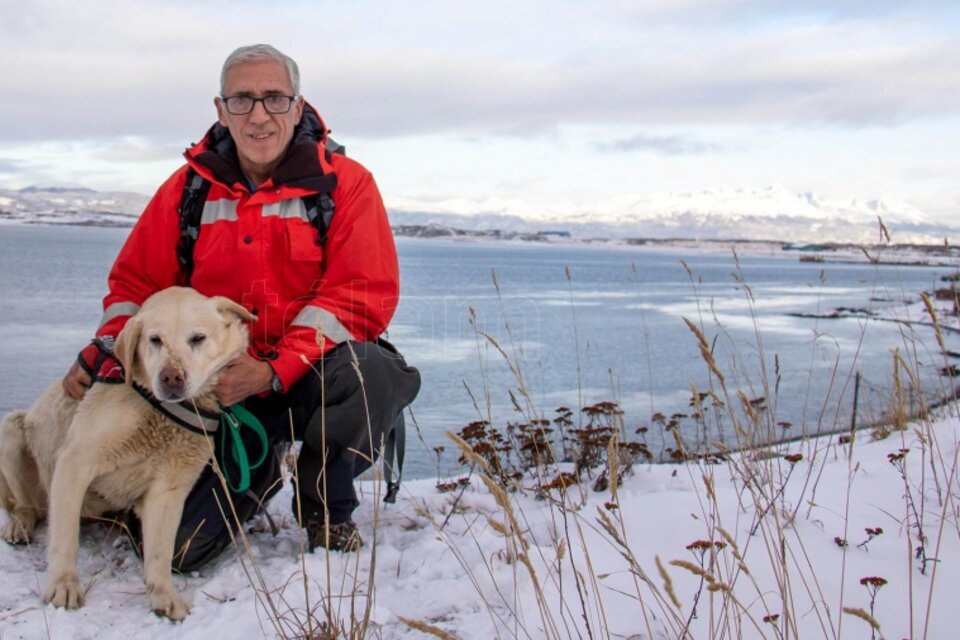 Un perro salva a un esquiador enterrado bajo un metro y medio de nieve en Ushuaia