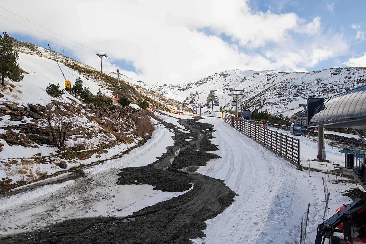 Licitadas las obras para evitar desbordamientos sobre las pistas de esquí de Sierra Nevada