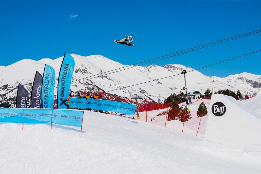 Un japonés, Hiroaki Kunitake se corona como el rey del Grandvalira Total Fight de Snowboard