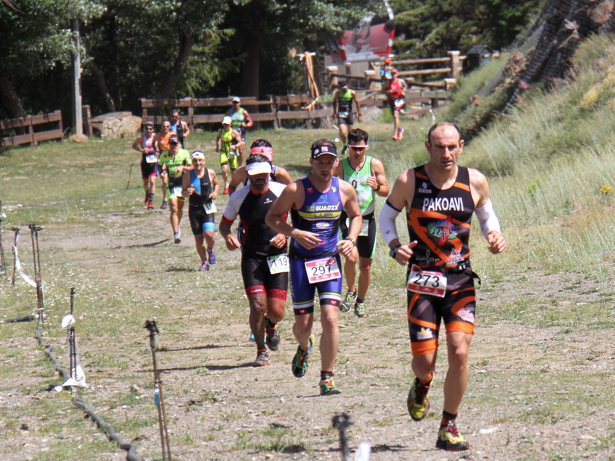 El campeón de España de Duatlón gana el espectacular Triatlón de Sierra Nevada