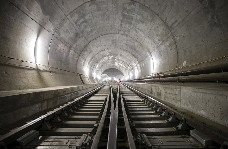 El túnel más largo del mundo entre Suiza e Italia preparado para entrar en escena