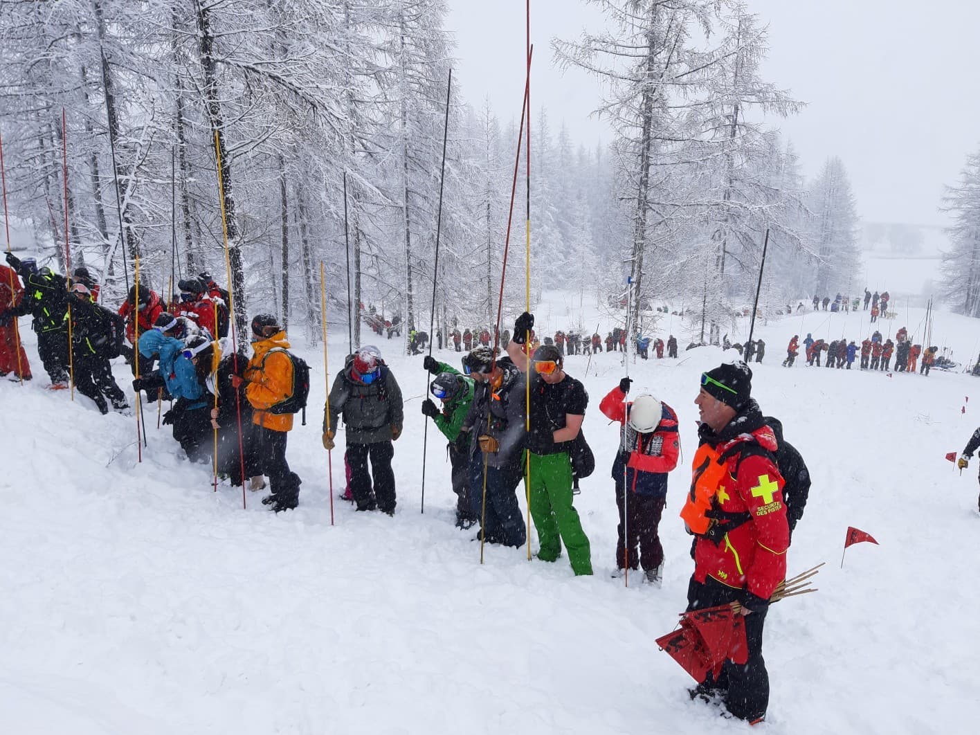 Rescatan bajo 2,5 metros de nieve al padre de una familia sorprendida por un alud en Val d’Isère