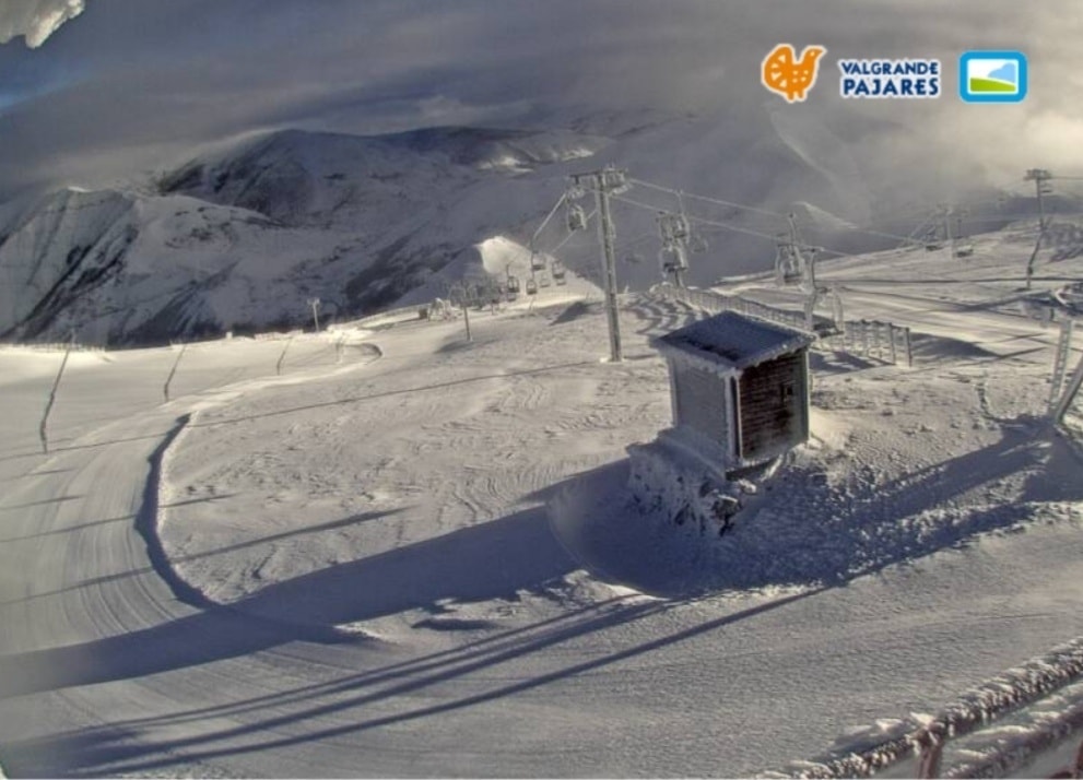 Asturias descarta abrir Valgrande y Fuentes de Invierno por ahora a pesar de tener nieve