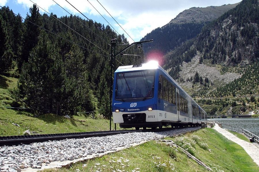 FGC reorganiza y mejora la flota de trenes cremallera en Vall de Núria