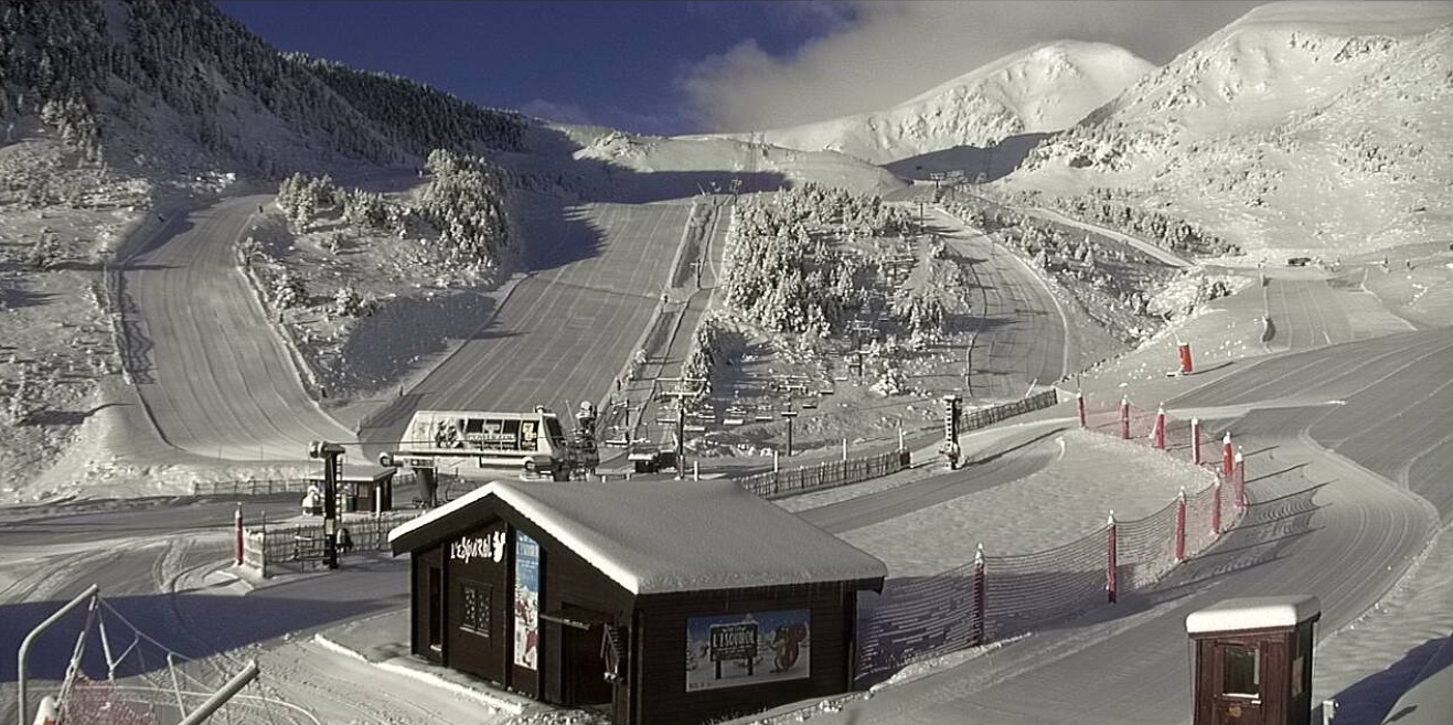 Vallter 2000 recibe 25 cm de nieve 48 horas después de presentar la temporada