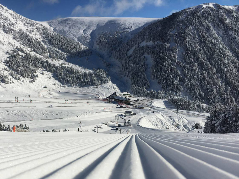 50 cm recién caídos permiten abrir temporada en Vallter 2000 el sábado 