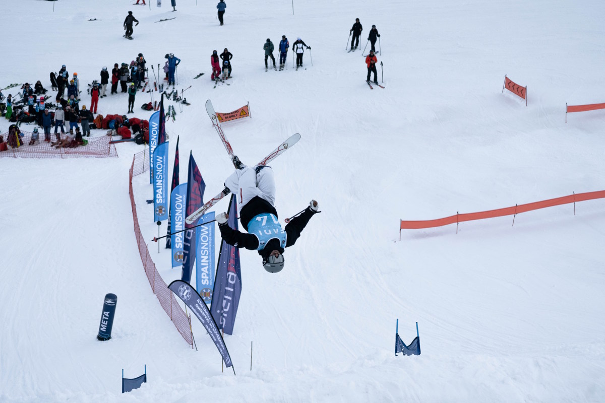 Lucas Verdaguer y Erika Ruiz campeones de España de Moguls en Sierra Nevada