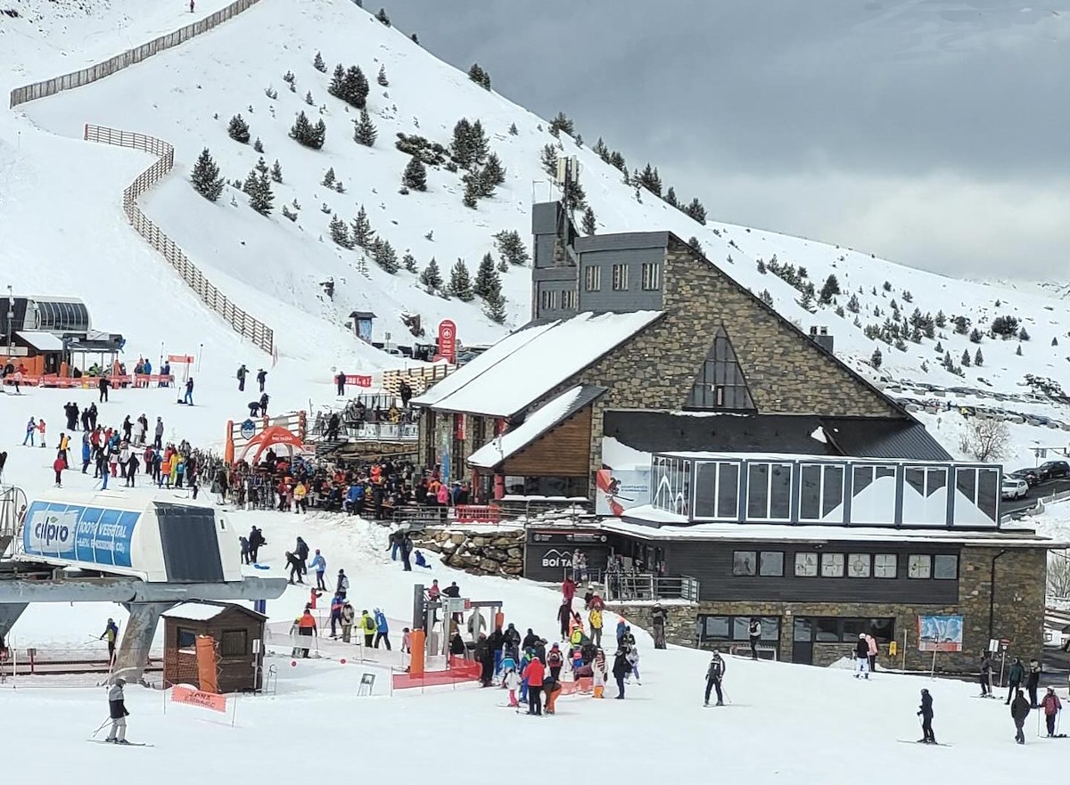 Las estaciones de esquí del Pirineo de Lleida concluyen la Semana Santa con 110.00 forfaits