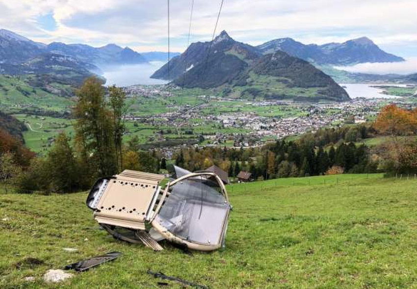 Suiza: Se desploma una cabina del telecabina en la estación de Mythen Region, sin heridos