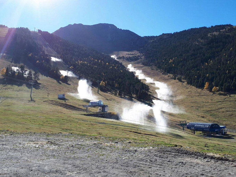 Cañones nieve en prueba en Espot