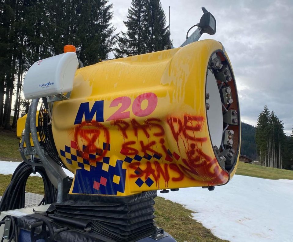 Destrozan dos cañones de nieve de la estación de esquí de Les Gets