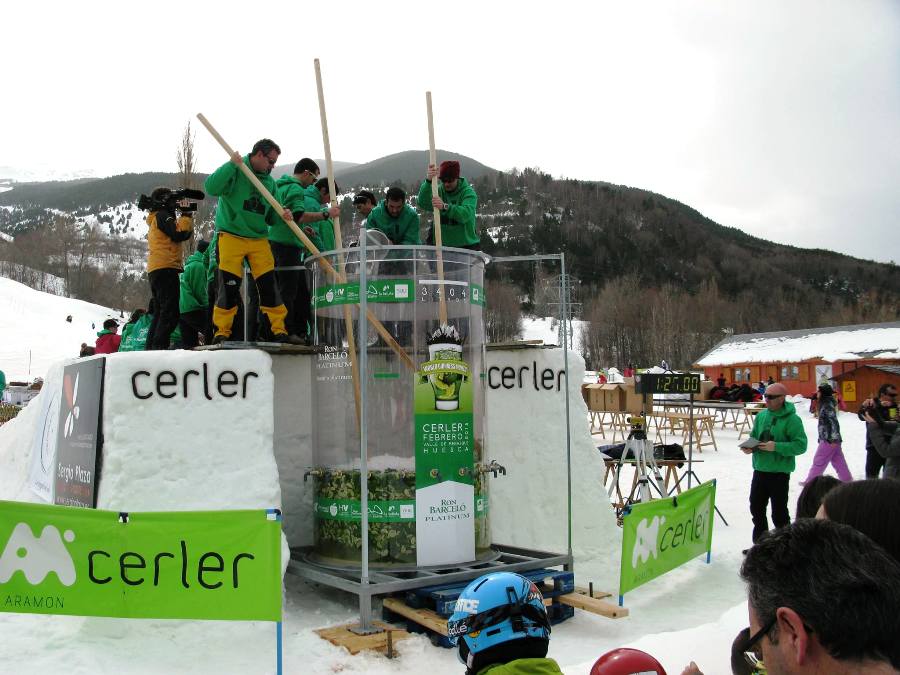 En marcha en Cerler el Mojito más grande del Mundo