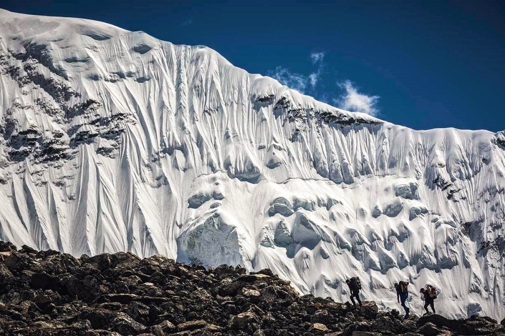 La Expedición de WOPeak/Ternua se instala en el Campo Base del Chamlang