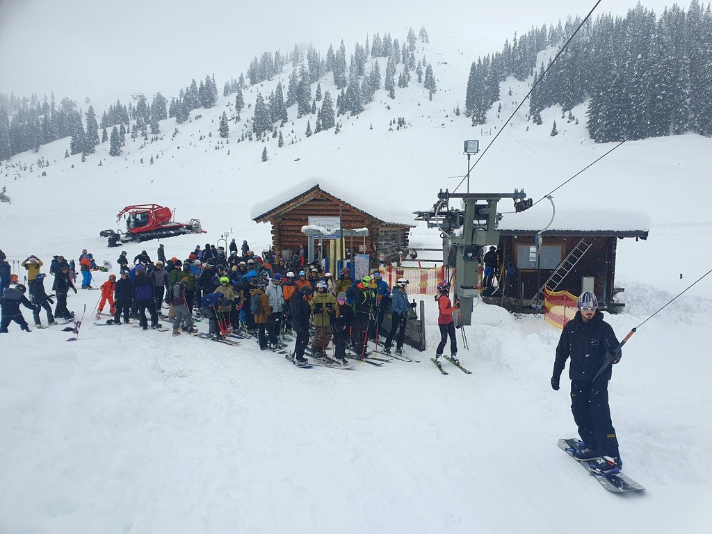 La gran nevada en Austria adelanta la temporada de esquí en Europa y abre la primera estación