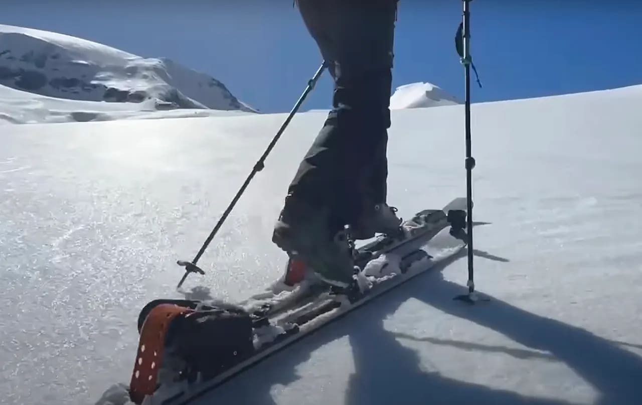 Una empresa suiza revoluciona el esquí de montaña con los primeros esquís eléctricos