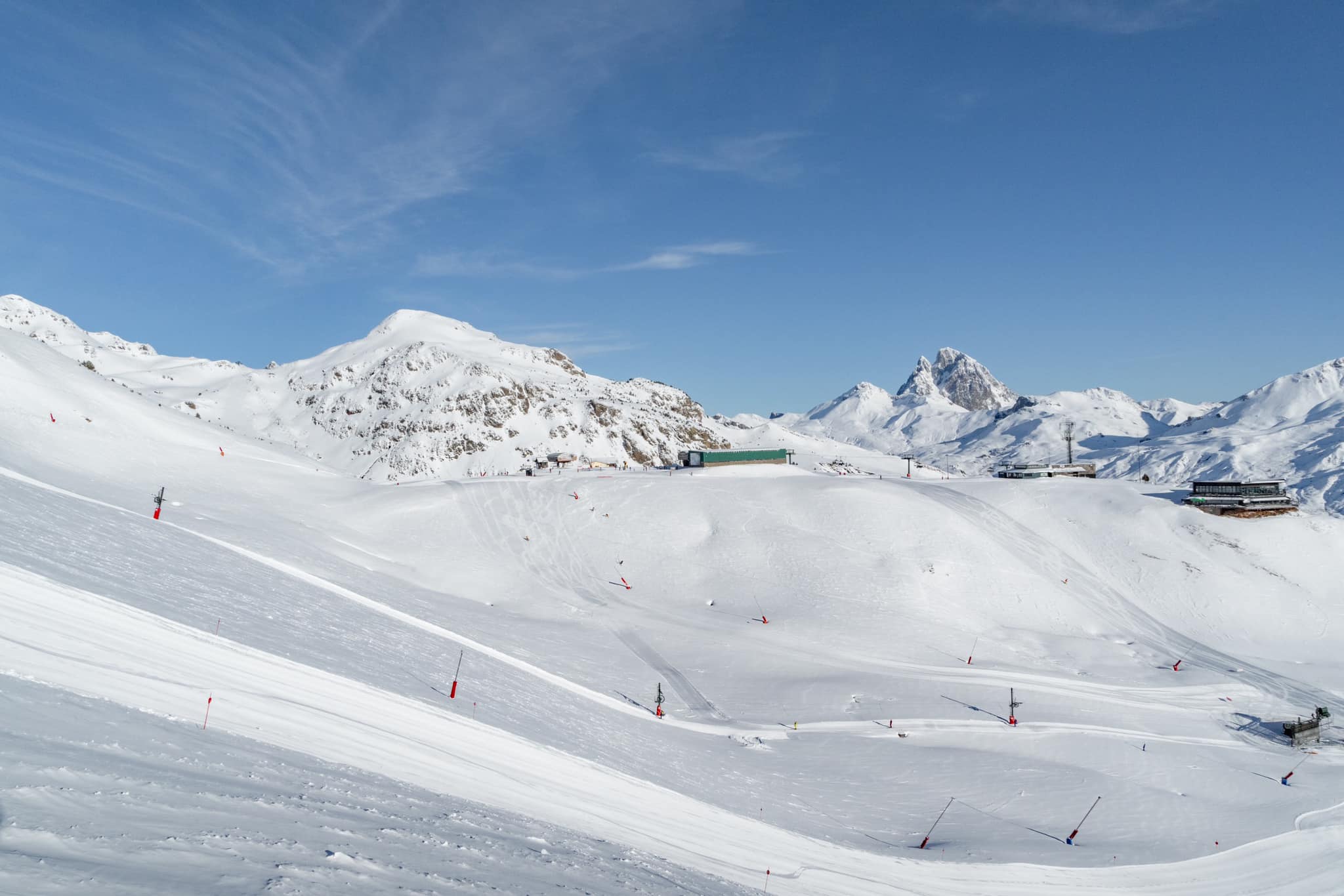 ¿Cómo se repartirán los 48 millones del Plan Pirineos para modernizar las estaciones de esquí?