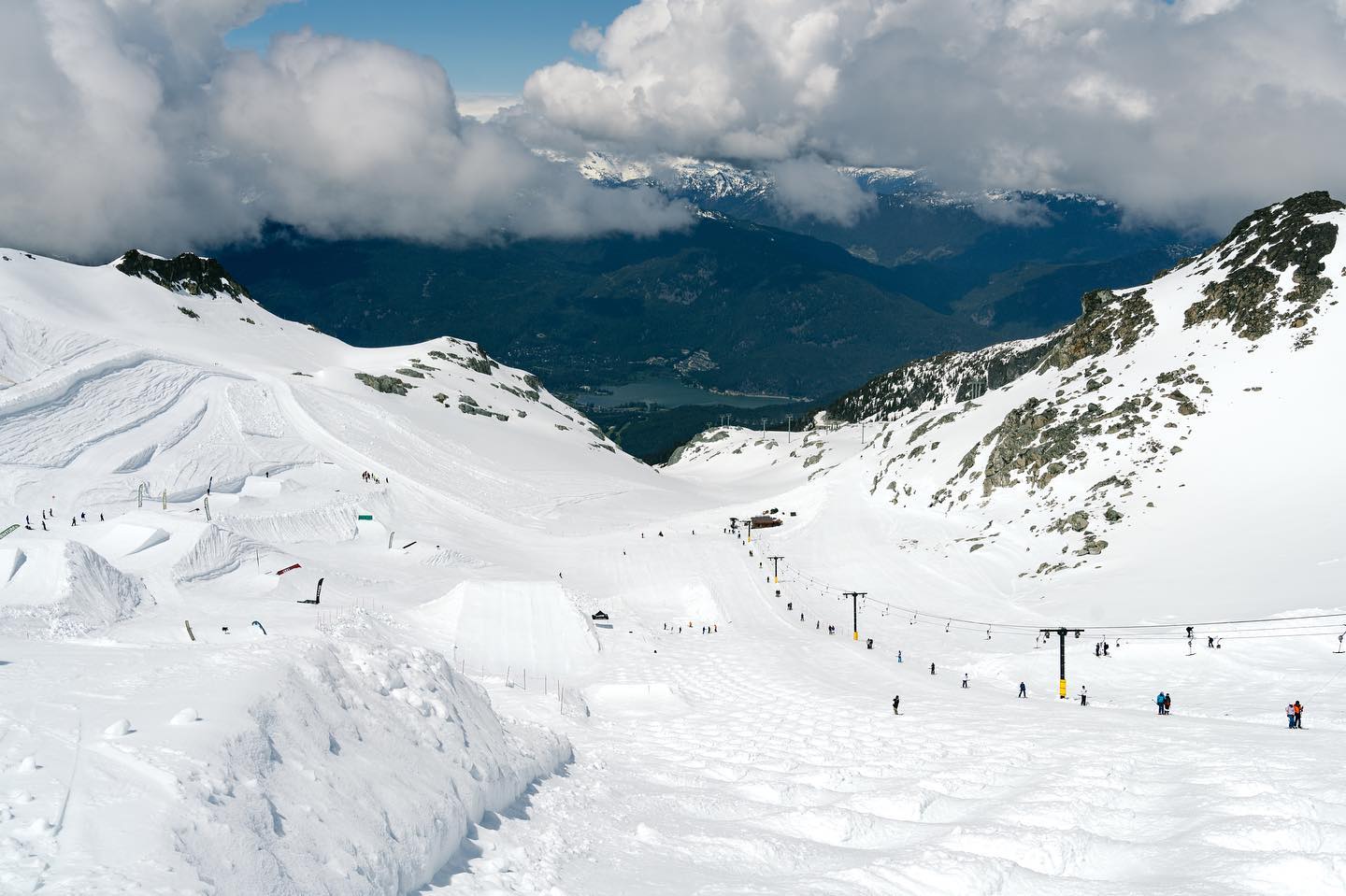 Whistler Blackomb vuelve a abrir el glaciar para esquiar este verano