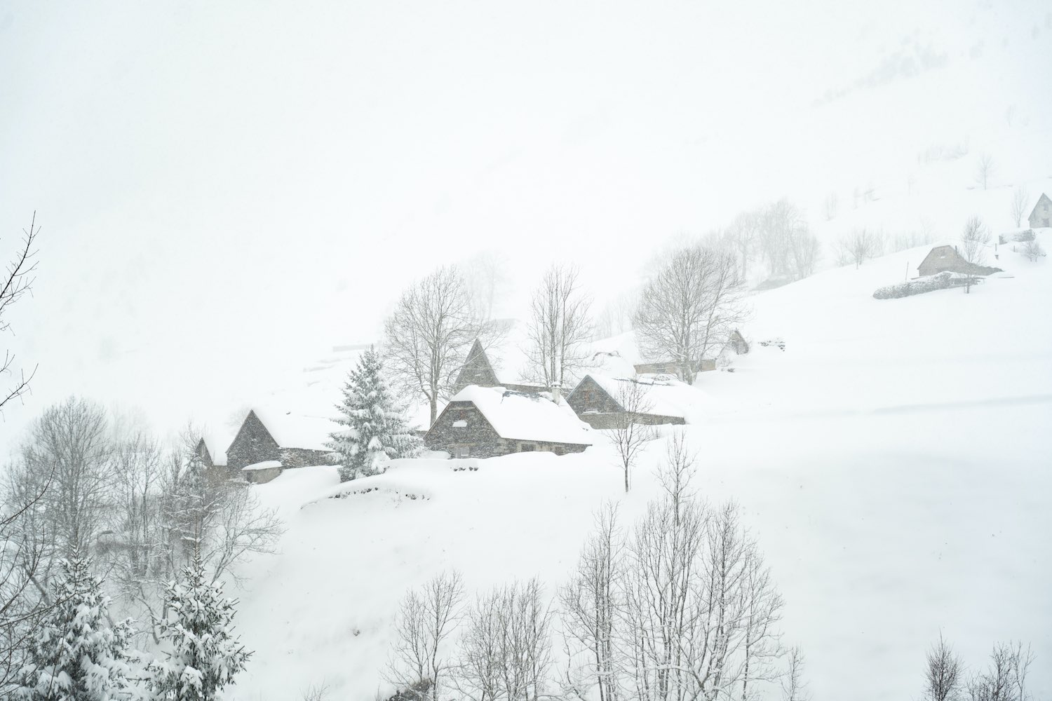 Las estaciones de N’Py arrancan la temporada de esquí este viernes con 1,5 metros de nieve