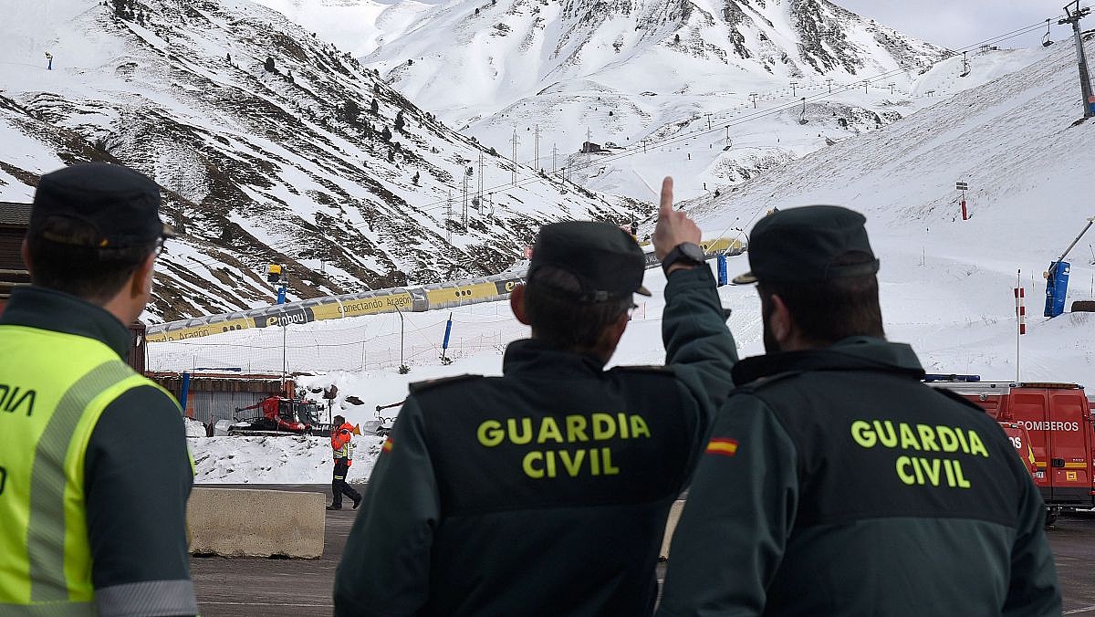 Las dos jóvenes heridas de gravedad en Astún salen de la UCI y evolucionan favorablemente