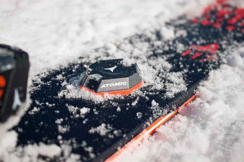 Atomic Skitracer o Neverlose de PowUnity, nunca más perderás tus esquís sepultados en nieve