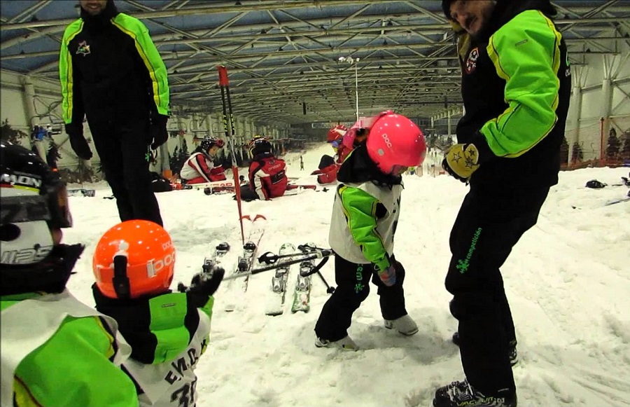 Sábado de competiciones FMDI de esquí alpino en el Madrid SnowZone 