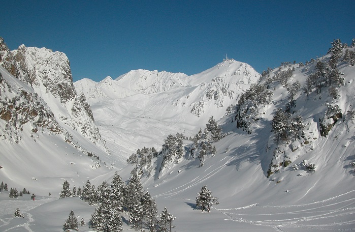 El Pic de Midi es el mejor observatorio de la nieve virgen de los Hautes Pyrénées