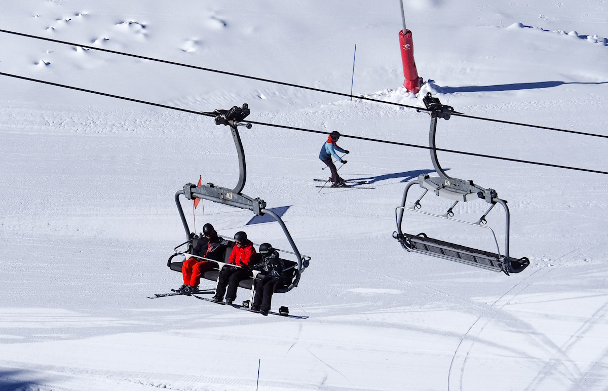 Diversión asegurada en las estaciones de esquí de Aramón: actividades y nevadas en el horizonte