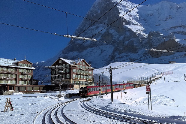 El tren sube hasta el Jungfraujoch, la estación más alta de Europa. Foto: Lugares de Nieve