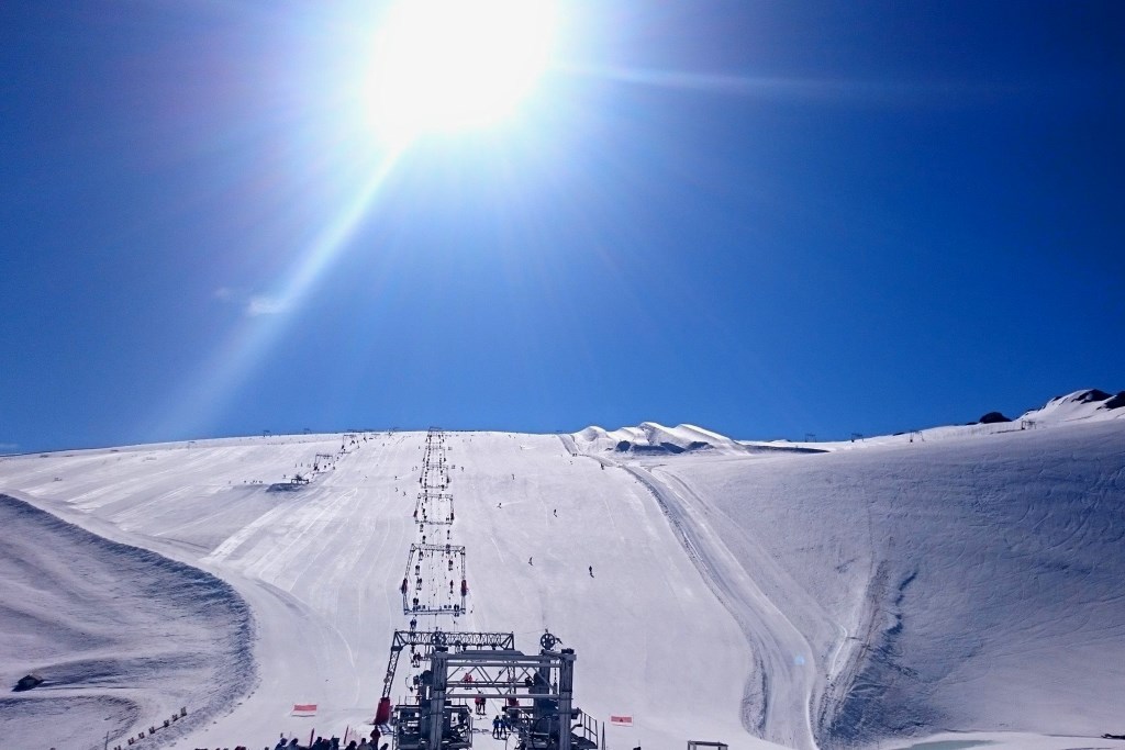 Tignes y Les 2 Alpes dicen adiós al esquí de otoño y los Alpes franceses abrirán el 23 de noviembre