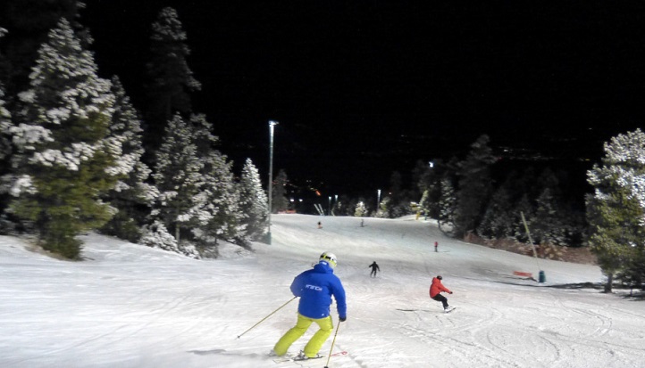 Más de 20.000 esquiadores en la primera temporada de esquí nocturno de Masella