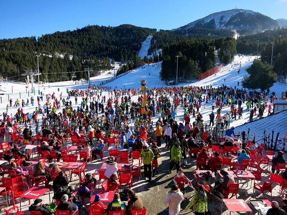 El Pirineo catalán con afluencia récord de esquiadores 
