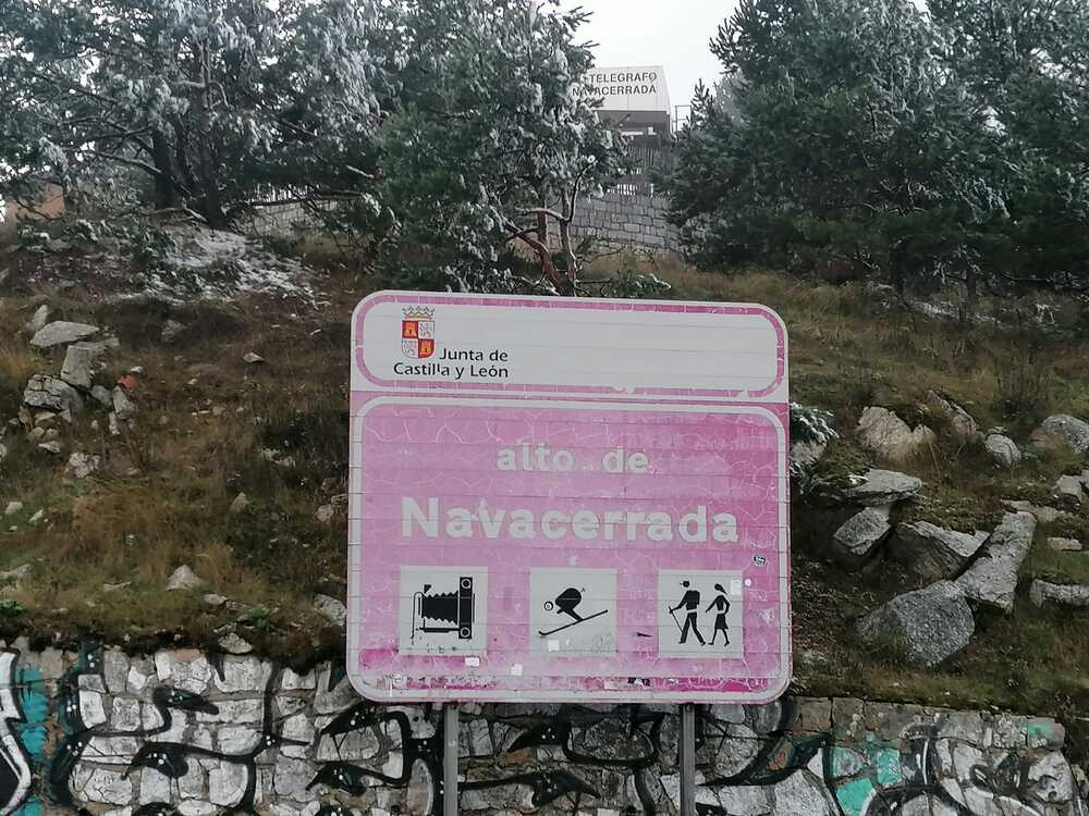 El Puerto de Navacerrada teme otro invierno con aglomeraciones y caos en sus accesos