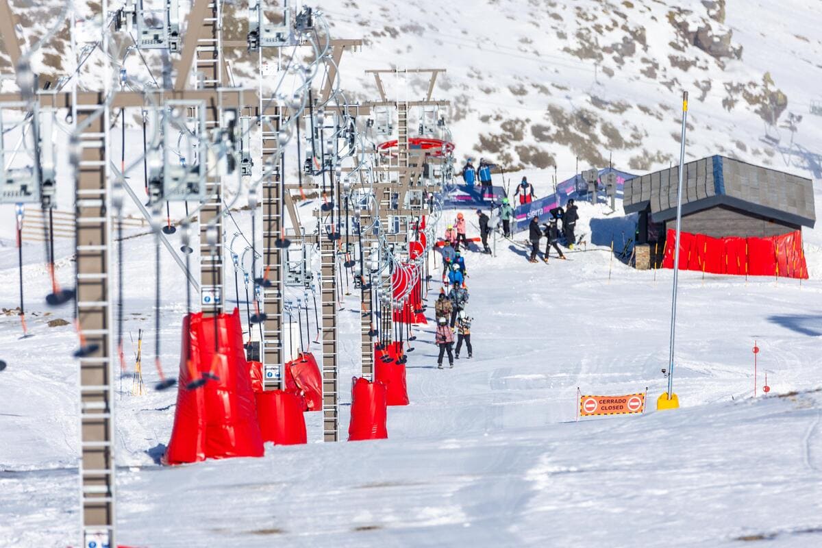 Sierra Nevada pone en marcha el nuevo telesquí El Puente II 