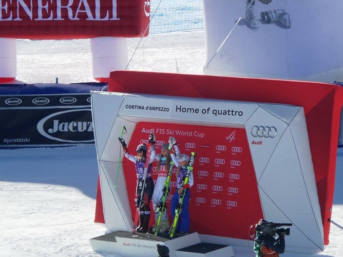 El podio de la prueba de descenso de Cotina d'Ampezzo el Copa del Mundo 2016 de esquí alpino femenino. Foto: Andrea Cortellazzo