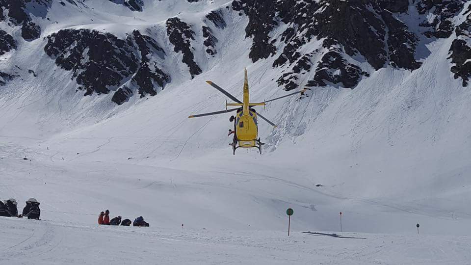Los bomberos andorranos rescatan a un esquiador que practicaba fuera pistas cerca de Arcalís