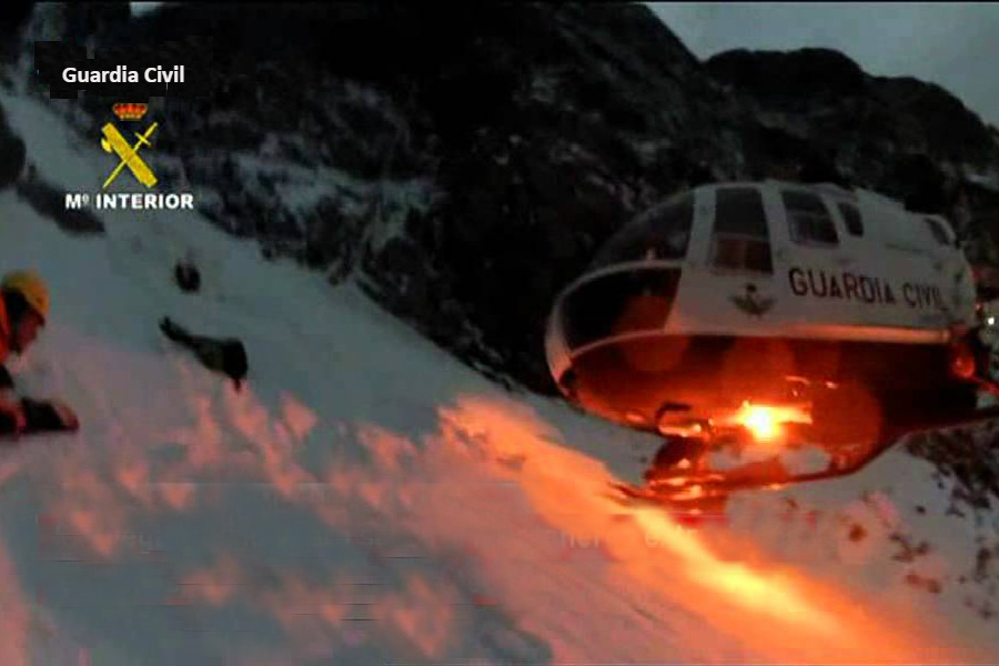 La Guardia Civil de montaña hace "doblete" en sendos rescate nocturnos en el Aneto