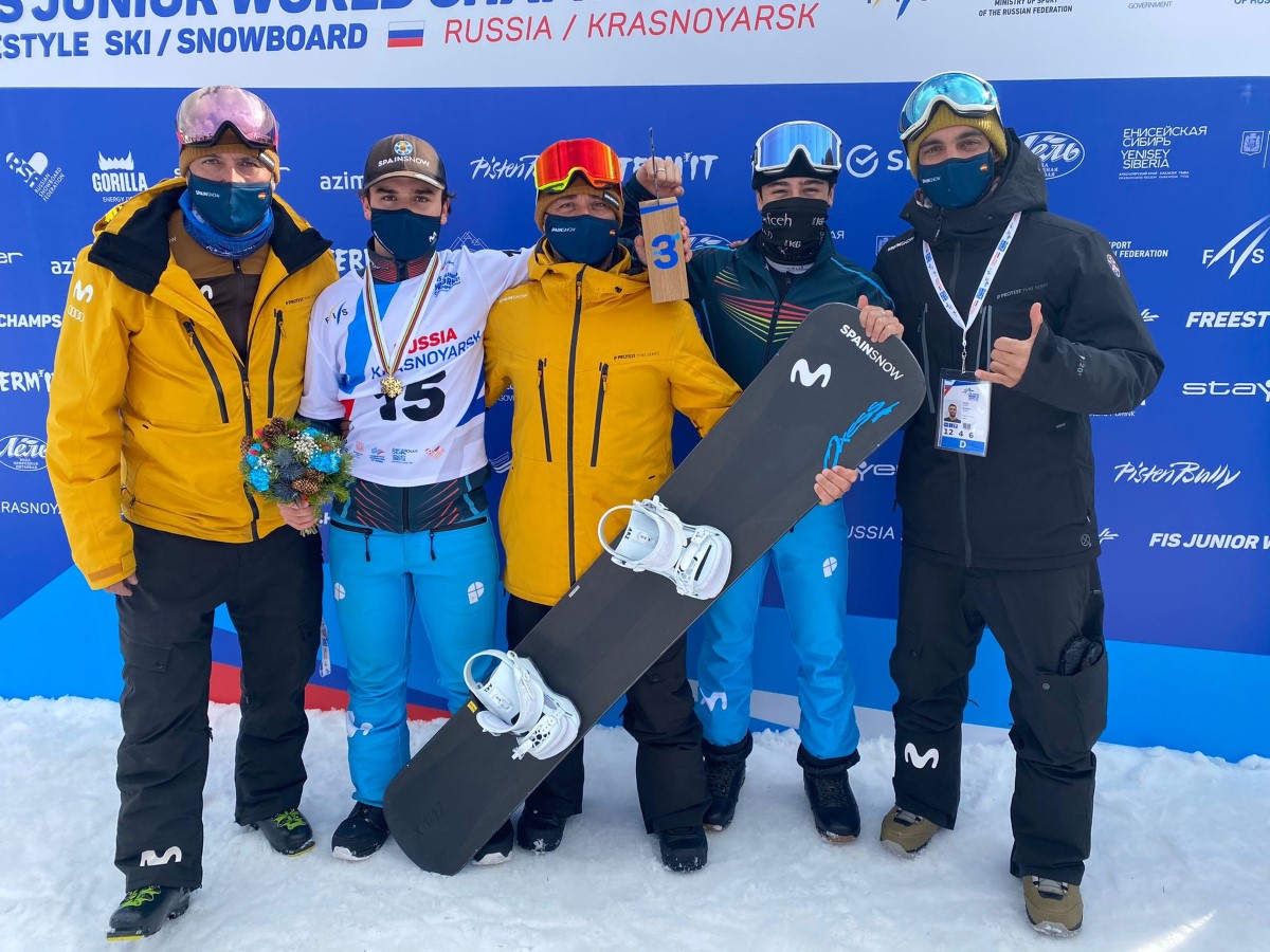 Bronce para Álvaro Romero en los Mundiales Junior FIS de Snowboardcross en Krasnoyarsk