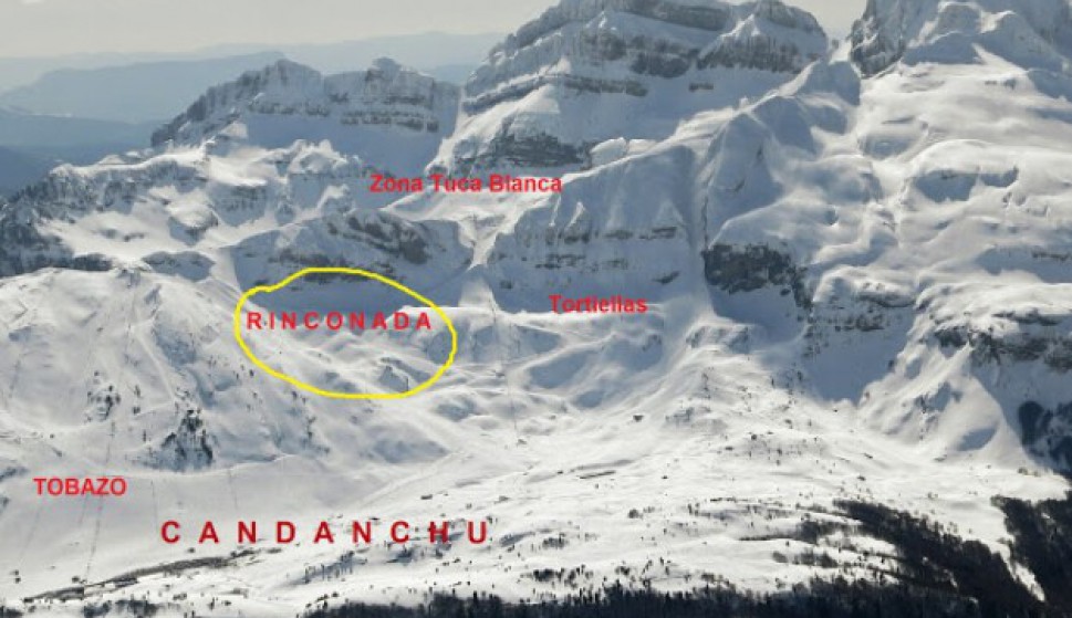 Rescatado ileso un esquiador que esquiaba fuera pistas en Candanchú