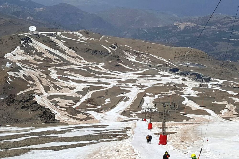 Sierra Nevada adelanta a este domingo 23 de abril el cierre de temporada