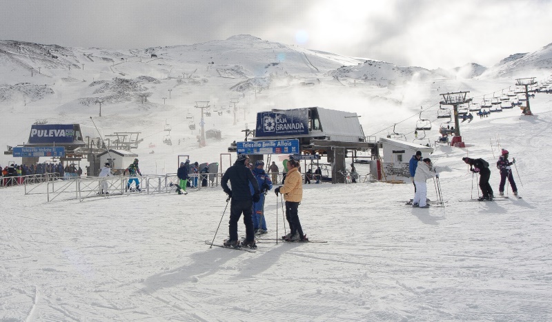 Sierra Nevada dobla la superficie esquiable este domingo