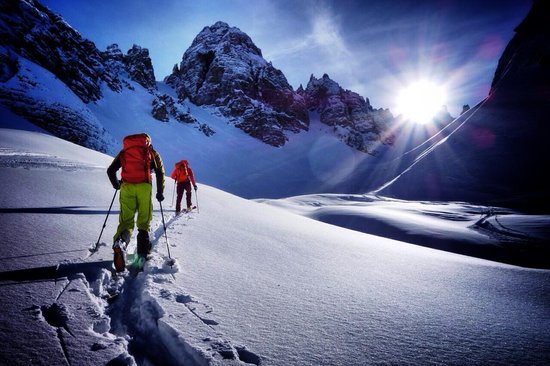 El esquí de montaña es una buena alternativa a cierre y aún habrá de dar muchas alegrías a los que lo practican
